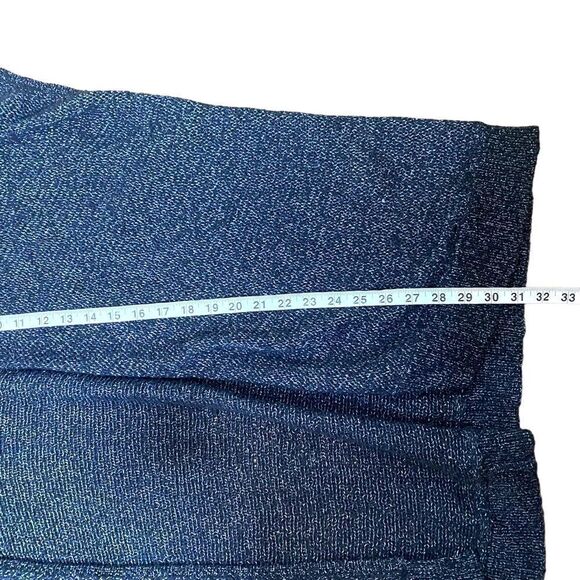 Aritzia Community Iconic Cape - Picture 9 of 9